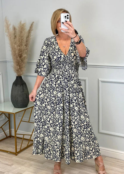 Elegant och glamorös korsettklänning med leopardmönster