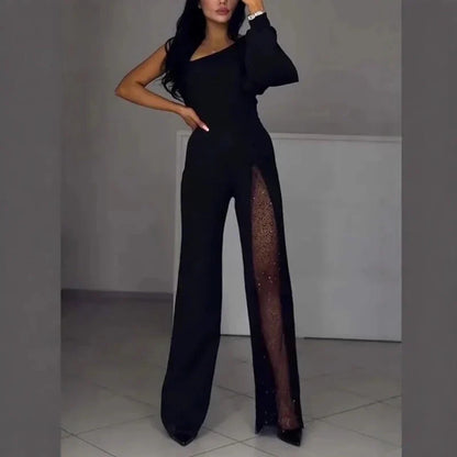 Trendig och sexig jumpsuit för kvinnor med snedställda axlar och hög slits