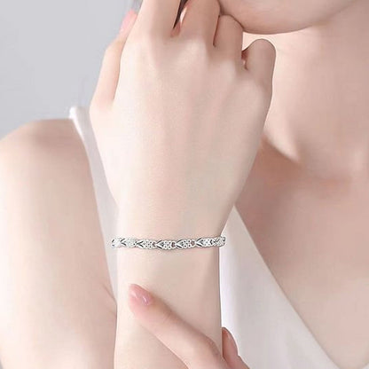 Produkt A✨Elegant gnistrande Lucky Clover Armband