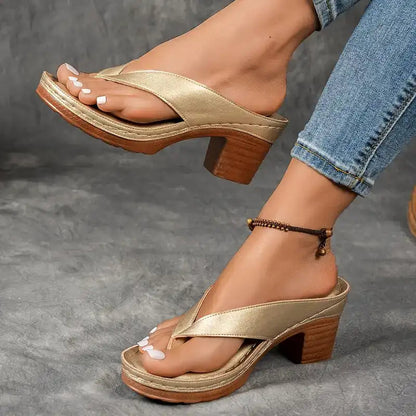 Sommarflipflops för kvinnor med klumpig klack