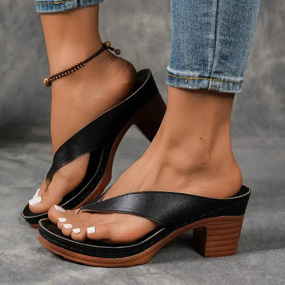 Sommarflipflops för kvinnor med klumpig klack