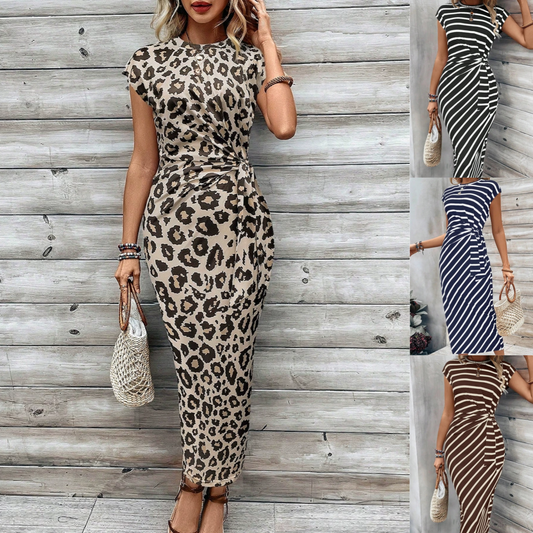 👗💃 Elegant klänning med knuten midja – smickrande passform, flödande tyg och perfekt för speciella tillfällen ✨