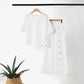 Oregelbundet tvådelat set 👗: Asymmetrisk topp + byxor med en knapprad — Löst och andningsbart 🛍️