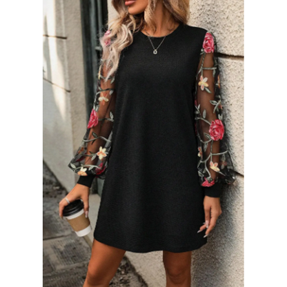 👗🌸 Damklänning med Blommig Brodyr & Nätärmar – Elegant Design, Luftig Känsla & Perfekt För Fest & Vardag ✨