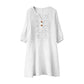 👗🌸 Elegant broderad midiklänning med V-ringning