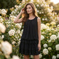 👗🌸 Luftig sommarklänning med volanger och U-ringning