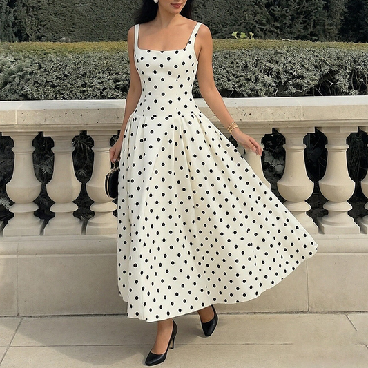 👗🌸 Prickig A-linje swingklänning