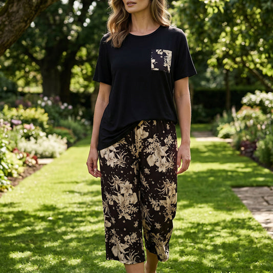 👕🌸 Avslappnat tvådelat set med blomficka