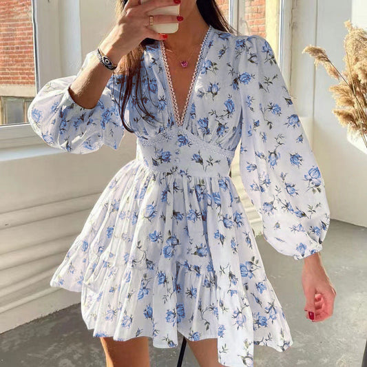 👗🌸 V-ringad blommig skjortklänning