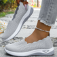 👟🌿 Kvinnliga flyknit-skor med skjut-på design