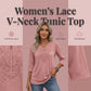 ☀️👚Vårt bästa val – Blus med V-ringning och spetsdetaljer – Andningsbart tyg och smickrande passform, perfekt både på jobbet och på helgen 🌿